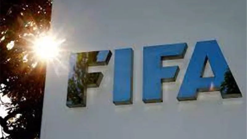 الفيفا يرحب بقرار بريطانيا بشأن اللاعبين الدوليين المشاركين مع منتخباتهم