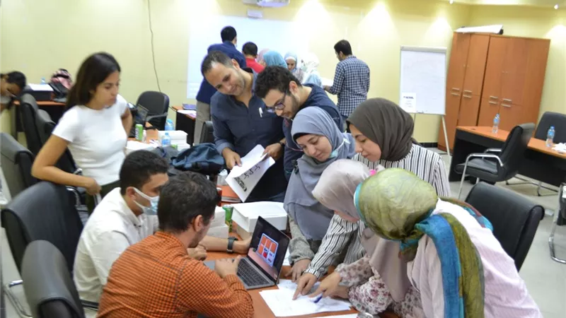 البحث العلمي تنظم ورشة عمل لتأهيل الطلاب و حديثى التخرج لسوق العمل