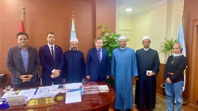 رئيس جامعة مطروح يبحث سبل التعاون مع برنامج التوعية الأسرية والمجتمعية بمركز الأزهر العالمي