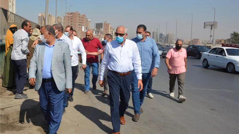 محافظ الجيزة يتابع أعمال رصف وتطوير شوارع ناصر الثورة والظافر وشكري بحي العمرانية