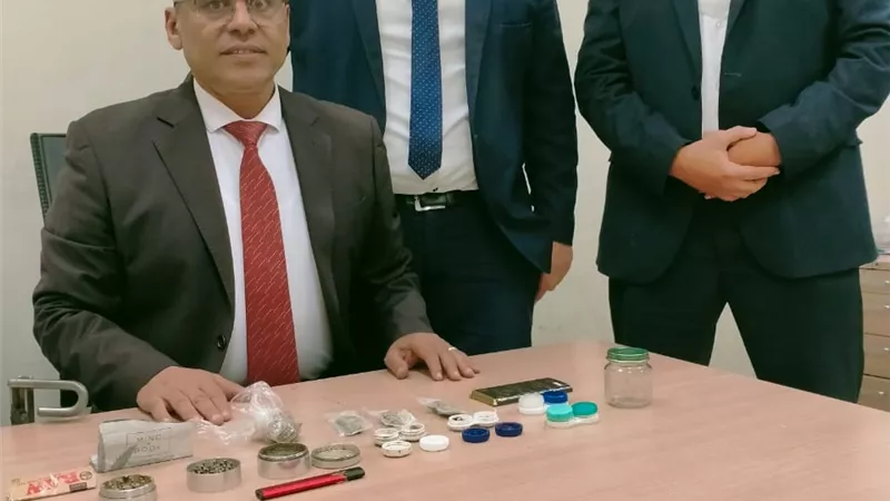 ضبط محاوله تهريب نبات وبذور لمخدر الماريجوانا داخل قطع شيكولاته مع راكب قادم من فرنسا