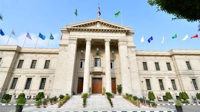 الاشتباه في جسم غريب داخل جامعة القاهرة..والحماية المدنية: سلبية البلاغ