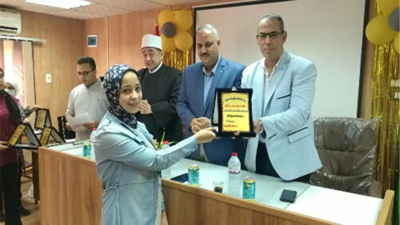 تكريم اوائل الشهادات الاعدادية العامة والازهرية والثانوية من ابناء العاملين بالشباب والرياضة بالقليوبية