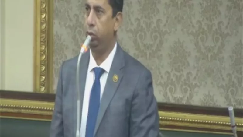 طلب إحاطة لوزير التعليم لتخفيض وتقسيط المصروفات الدراسية.. بالمستندات