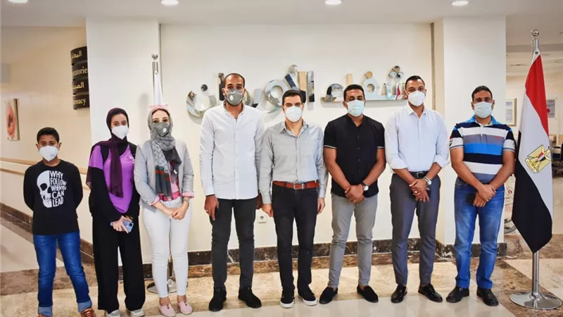 وفد النادى الأهلى بالاقصر يدعم مرضي السرطان في مستشفي شفاء الاورمان لسرطان الاطفال