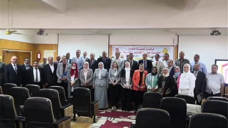 نائب رئيس جامعة الزقازيق يفتتح فعاليات البرنامج التدريبى لإعداد القيادات.. بالصور