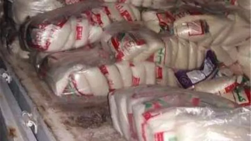 ضبط ٨ أطنان أرز وسكر مدعم بالشرقية قبل بيعها بالسوق السوداء