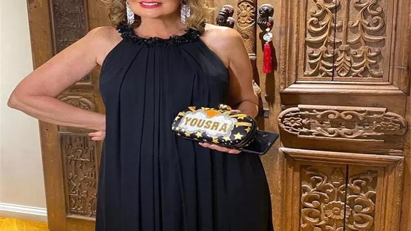 بالأسود .. إطلالة أنيقة لـ 