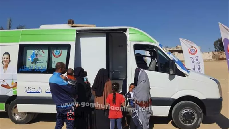 توقيع الكشف الطبي علي أكثر من ٣٩٥ مريض بالقافلة الطبية بقرية المراقي بسيوه