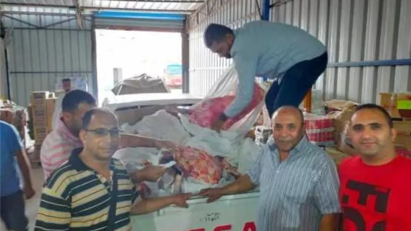 تنظيف الأسواق من المواد الغذائية الفاسدة بالأسكندرية
