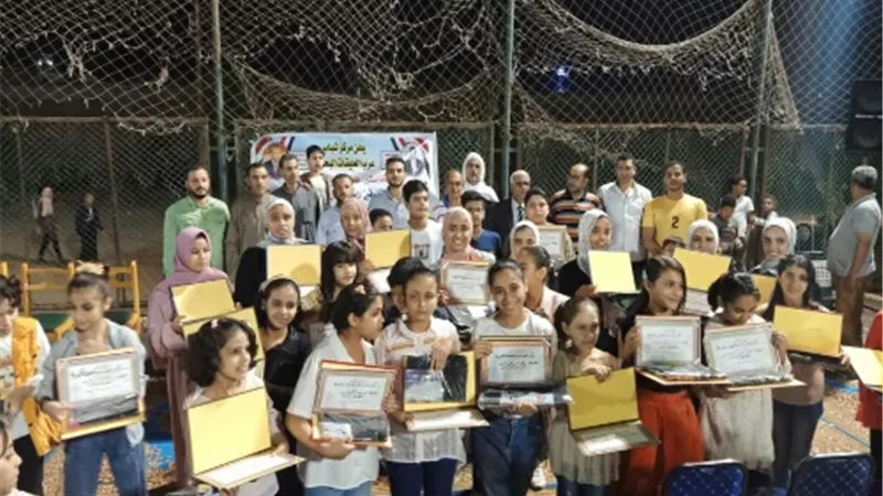 تكريم المتفوقين في الشهادة الابتدائية والاعدادية والثانوية العامة بمركز شباب عرب العليقات البحرية