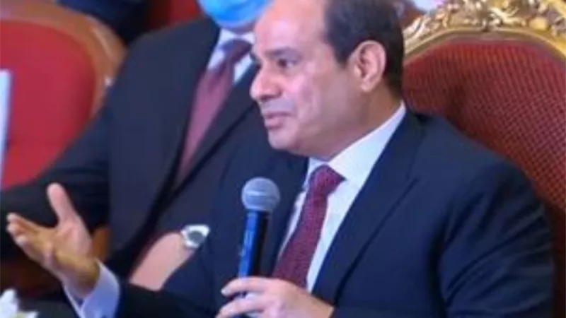 الرئيس السيسي يوجه الشكر لمفيد شهاب واللجنة القانونية لاسترداد طابا