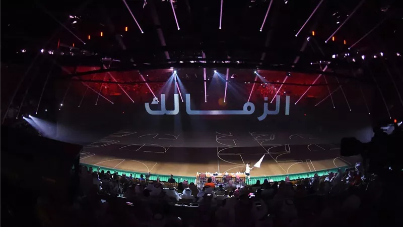 بموافقة اللجنة المنظمة.. لافتتات رابطة مشجعى الزمالك تزين جوهرة جدة في مواجهة برشلونة