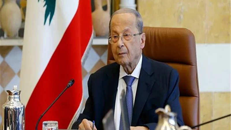 الرئيس اللبناني يمنح وسام الاستحقاق الذهبي للعالم «باتابوتيان» لفوزه بجائزة نوبل في الطب