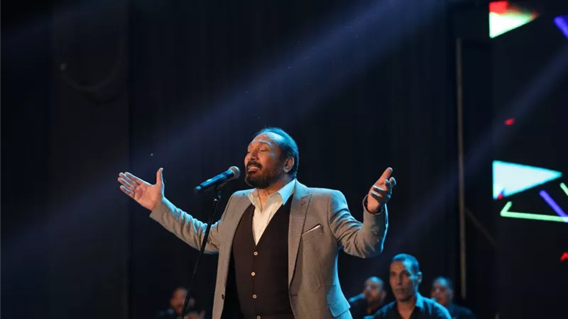 علي الحجار يشعل أجواء احتفالية نصر أكتوبر في مسرح الزمالك.. صور