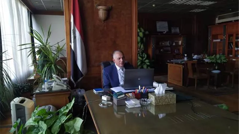 وزير الرى.. البدء فى حملات كبرى لازالة ١٦٣ الف حالة تعدى على المجارى المائية