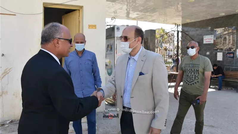 جعفر يتابع تلقى الطلاب لقاح كورونا بالكليات...صور