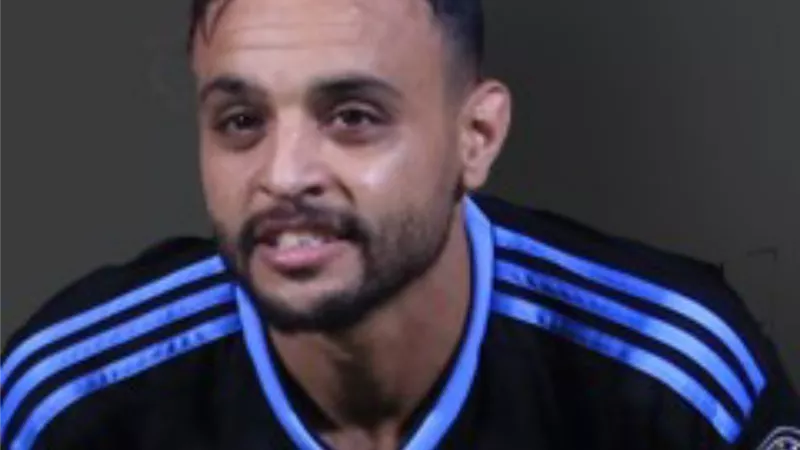 طلائع الجيش .. ينهي إجراءات قيد رجب بكار