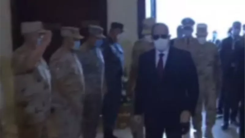 الرئيس السيسي يصل مقر انعقاد الندوة التثقيفية 