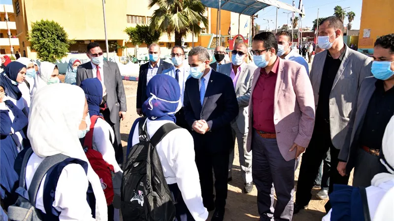 محافظ الغربية يشهد طابور الصباح في أول أيام العام الدراسي الجديد-صور