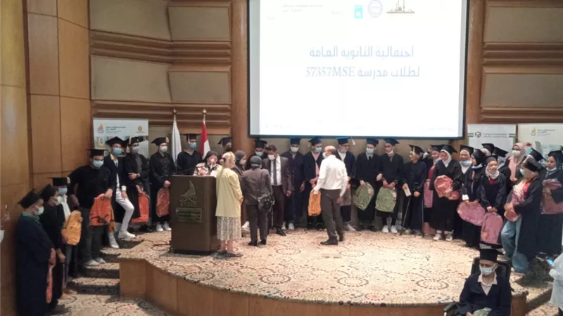 مستشفى 57357 يكرم المتفوقين في الثانوية العامة من الأطفال مرضى السرطان