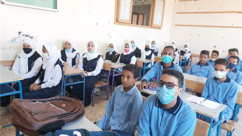 توافد الطلاب على مدارس الأقصر في أول أيام العام الدراسي الجديد