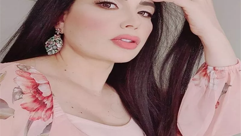 شاهد .. عبير صبري تجذب الأنظار بملامح رقيقة