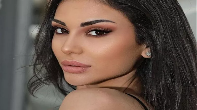 هبه داغر تلفت الأنظار بإطلالة أنثوية جذابة ..صور
