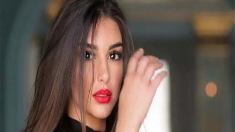 ياسمين صبرى على متن قارب فى جزر ايطاليا .. صور