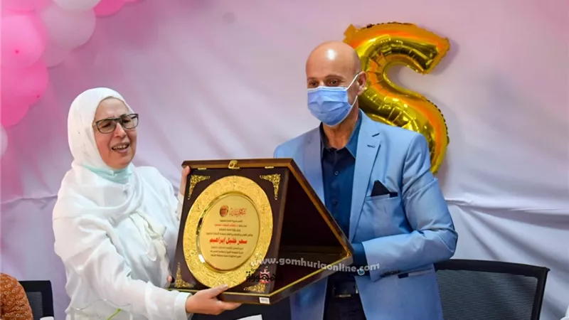 وكيل وزارة الصحة يشهد حفل تكريم مديرة المعمل المشترك بالزقازيق لبلوغها السن القانونية