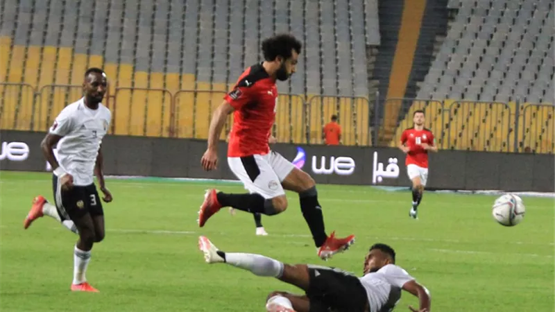 نجم الزمالك السابق: صلاح مختلف مع المنتخب لهذه الأسباب