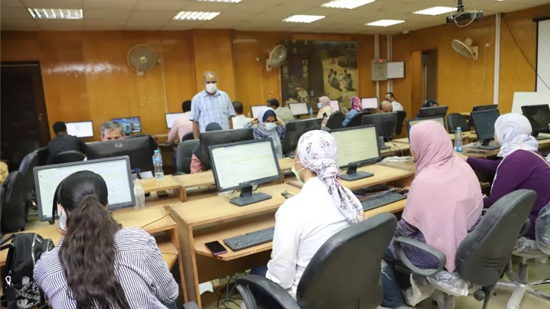 مركز التحول الرقمى بجنوب الوادى يجرى الاختبارات ل ١١٤ من الباحثين