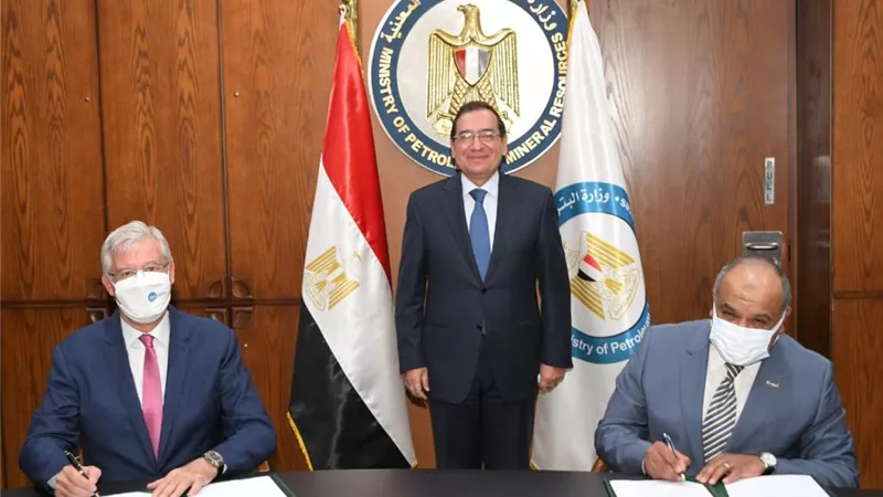 الملا يشهد توقيع مذكرة تفاهم بين انبى وتكنيب الإيطالية في الطاقة