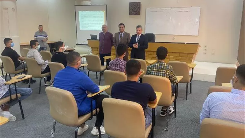 رئيس جامعة مطروح تفقد العملية التعليمية فى كلية الحاسبات والذكاء الاصطناعى.. بالصور