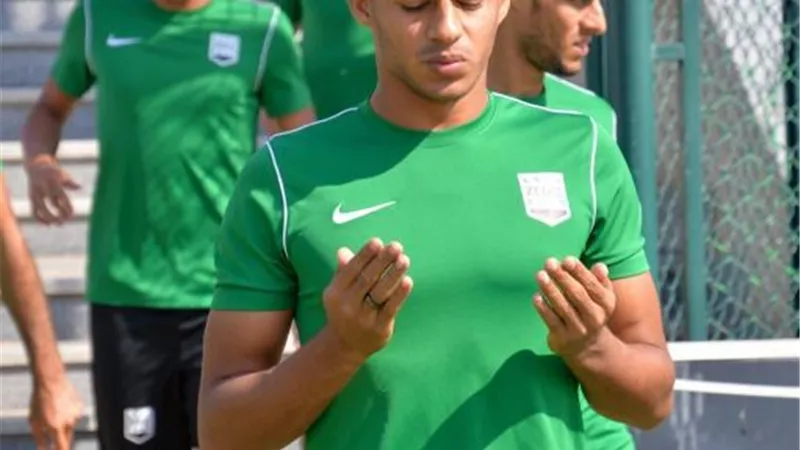 لاعب 