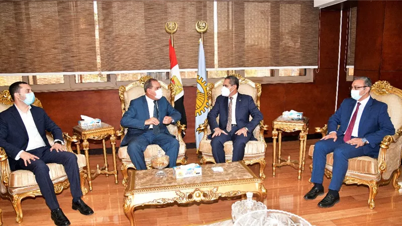 محافظ الغربية يستقبل اللواء جمال نور الدين بالديوان العام.. صور