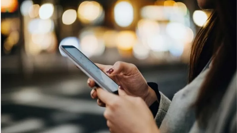 بالفيديو.. «رافقني إلى المنزل».. تطبيق إلكتروني لحماية النساء من العنف
