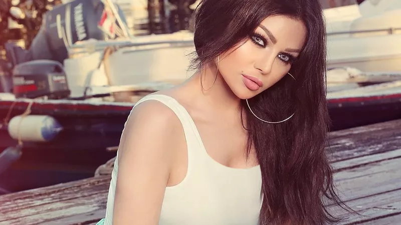 اطلالة مثيرة لـ هيفاء وهبى تخطف الانظار .. صور