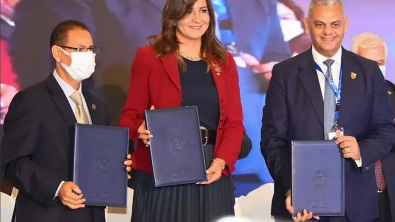 وزيرة الهجرة تعلن تفاصيل إصدار أول وثيقة تأمين للمصريين بالخارج