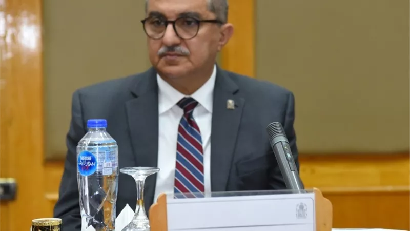 جامعة أسيوط تعلن انتهائها من تطعيم 47% من منتسبيها من اللقاحات المضادة لفيروس كورونا