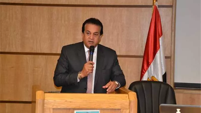 وزير التعليم العالي يغادر إلى باريس للمشاركة في الدورة 212 للمجلس التنفيذي لليونسكو