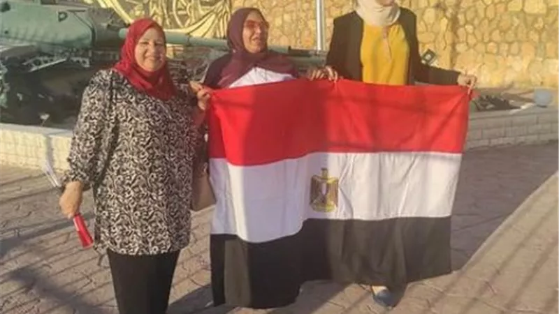 قومي المرأة بالإسماعيلية يستكمل حملات طرق الأبواب احتفالا بإنتصارات أكتوبر