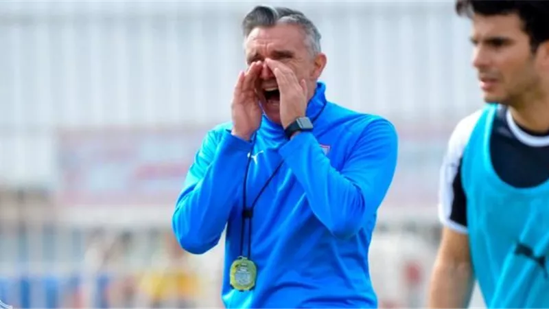 مران الزمالك.. كارتيرون يعقد جلسة مع مدرب الأحمال