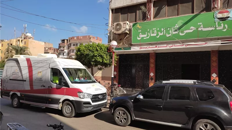 حي ثان الزقازيق يتسلم سيارة المركز التكنولوجي المتنقل لخدمة المواطنين