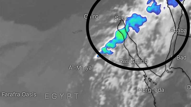 الارصاد : الأقمار الصناعية تشير الى السحب والخلايا الرعدية على هذه المناطق