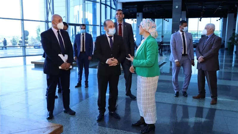 وزير الاتصالات اليمنى فى جولة داخل القرية الذكية..صور