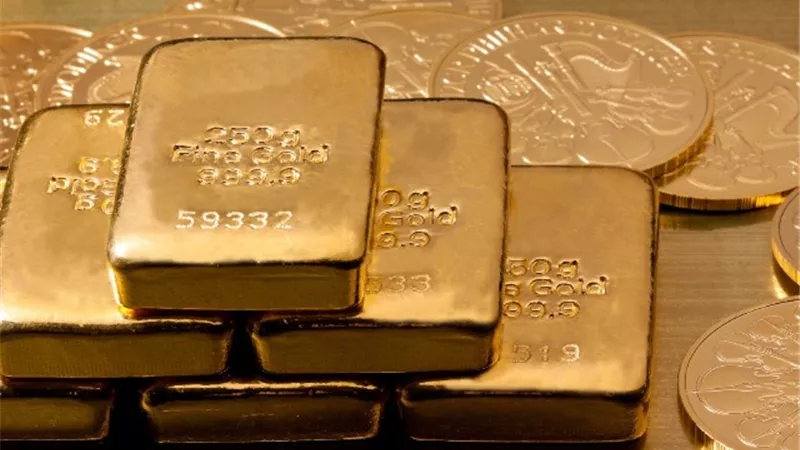 الذهب يرتفع بفضل إحجام عن المخاطرة ومخاوف حيال التضخم
