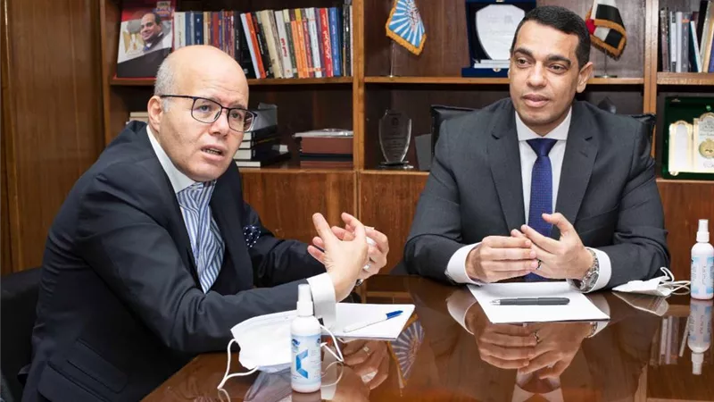 العقيد أركان حرب غريب عبد الحافظ المتحدث العسكرى فى ضيافة «الأهرام العربي»