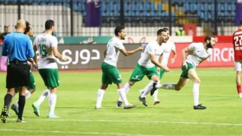 ملعب 