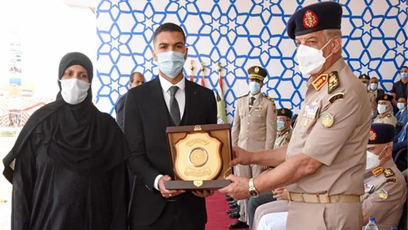 الفريق أول محمد زكى يشهد الإحتفال بتخريج الدفعة 159 من معهد ضباط الصف المعلمين